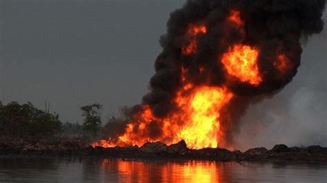 N­i­j­e­r­y­a­­d­a­k­i­ ­p­e­t­r­o­l­ ­b­o­r­u­ ­h­a­t­t­ı­n­d­a­ ­p­a­t­l­a­m­a­:­ ­5­0­ ­k­i­ş­i­ ­ö­l­d­ü­ ­-­ ­D­ü­n­y­a­ ­H­a­b­e­r­l­e­r­i­